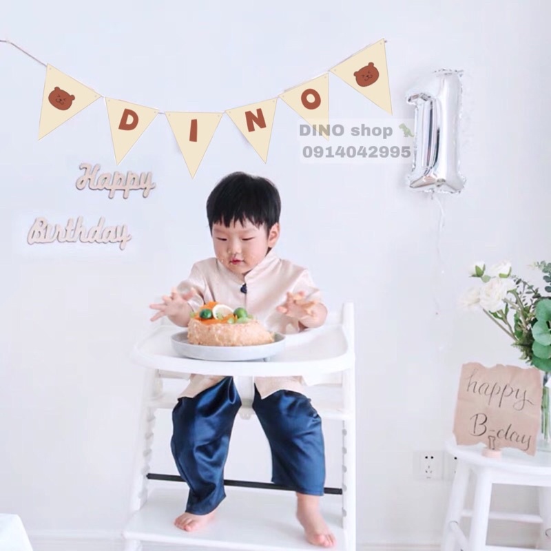 Dây tam giác tone nâu kem retro ( có in theo yêu cầu tên bé) thiết kế bởi Dino shop chất liệu xốp