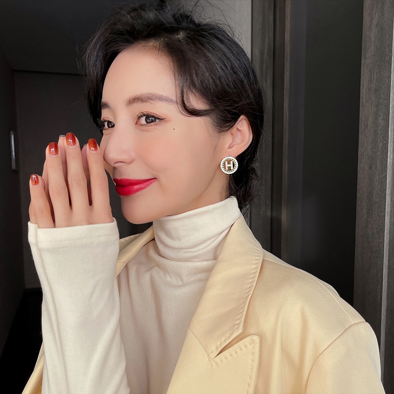 Khuyên Tai Chữ H Đính Đá Toàn Diện Hàn Quốc Mới