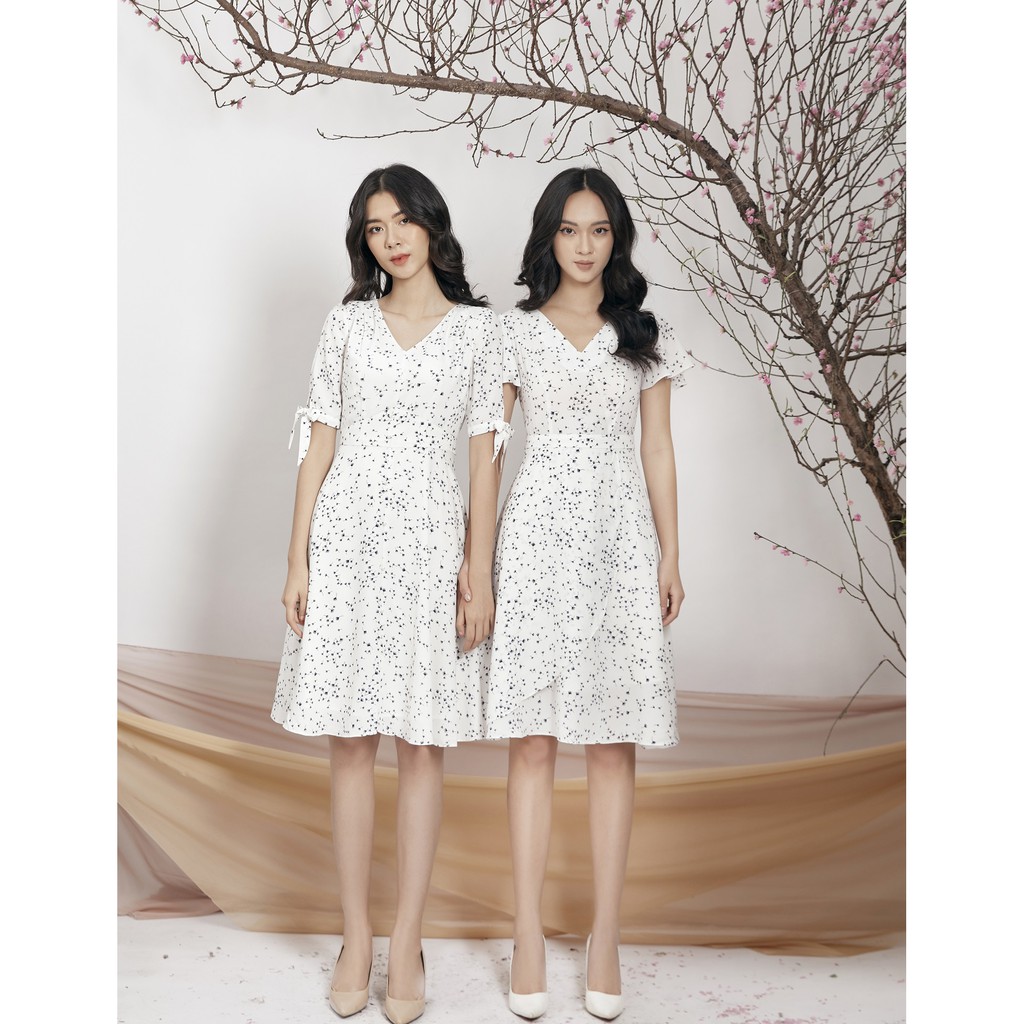 Đầm cổ V, tay cộc, xòe DS3599 Emspo (bên Phải) (Trắng, Tím than)