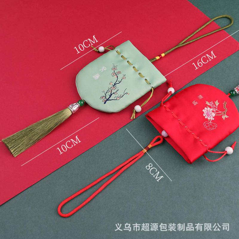 Túi May Mắn Thêu Họa Tiết Hoa Oải Hương Treo Trang Trí Xe Hơi