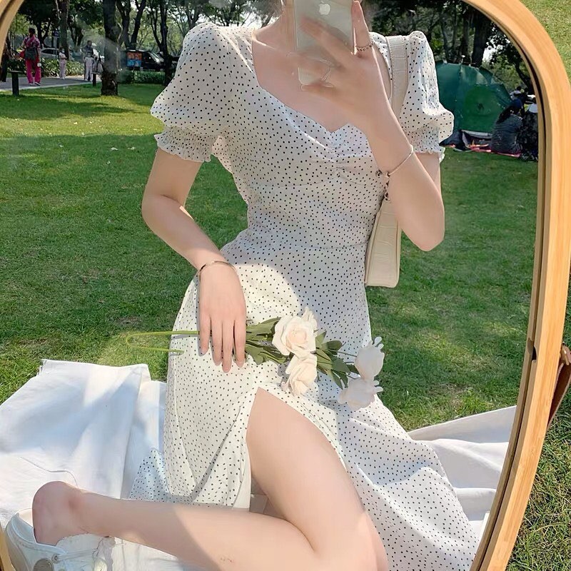 Váy hoa nhí tay phồng xẻ đùi siêu sexy