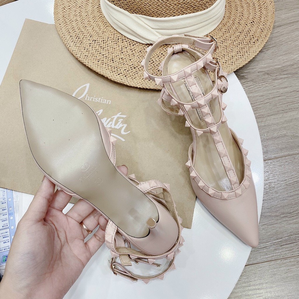 Sandal cao gót đinh valentino