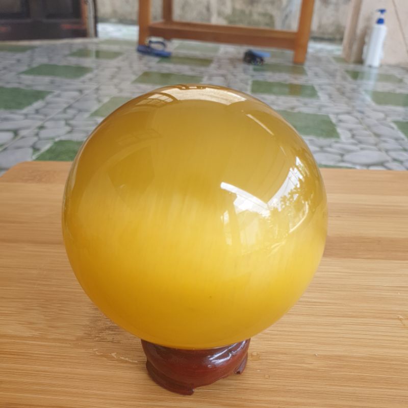 Bi cầu phong thủy đá mắt mèo size trung để bàn
