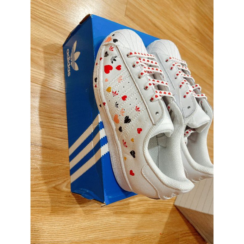 Giày Adidas phiên bản trái tim limited cho tình nhân size 36 💝💝💝
