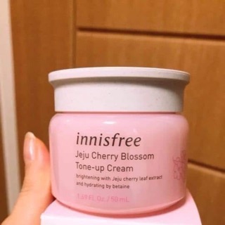 Kem dưỡng da innisfree hoa anh đào