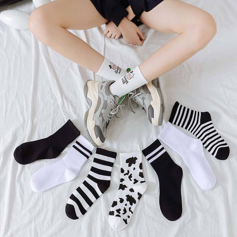 Tất Nam Nữ Cổ Cao Nam Nữ Họa Tiết Bò Sữa chất liệu Cotton kháng khuẩn mềm mại; T29 - MOZETO