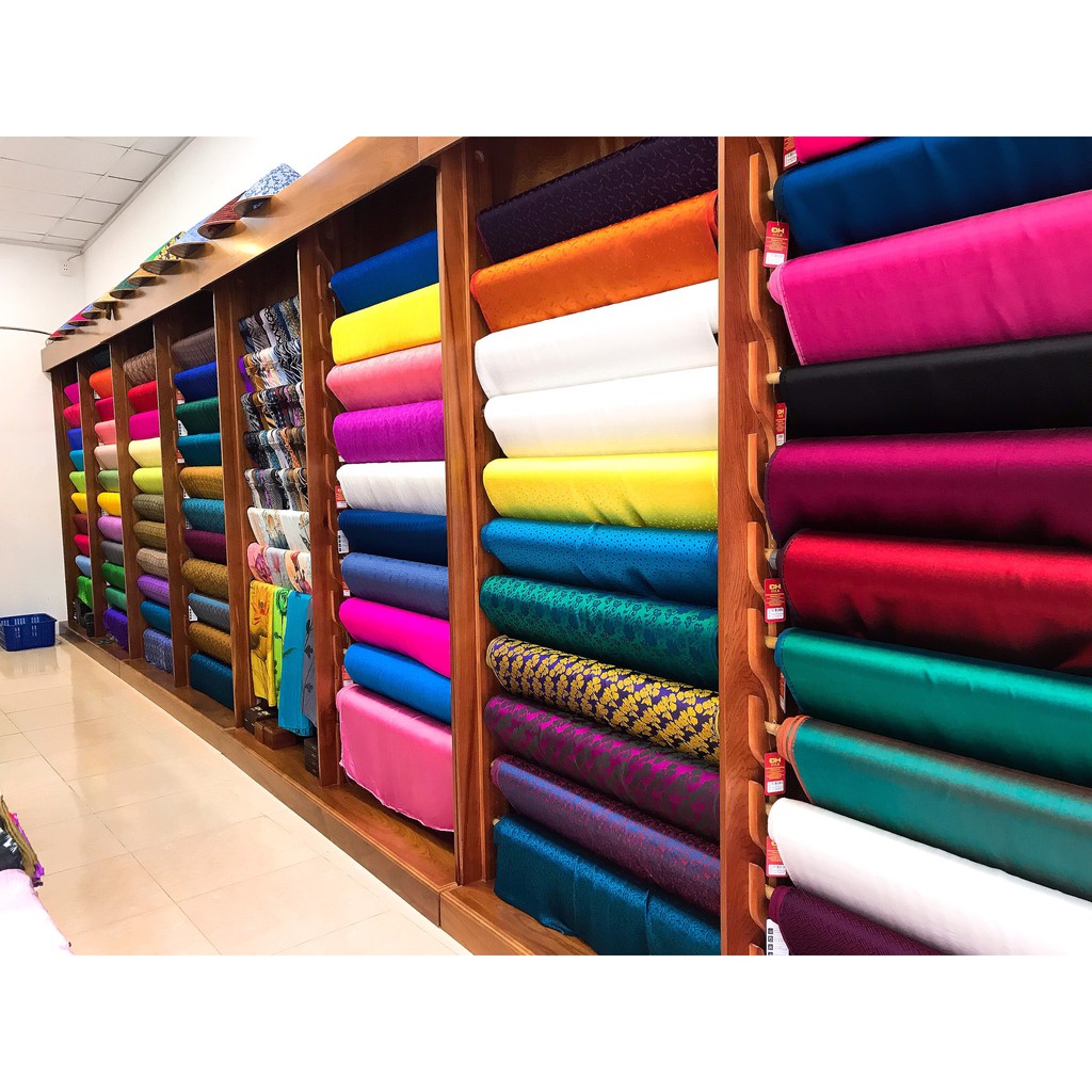 Vải Lụa Hà Đông Satin Hoa Cúc - Đông Hương Silk - LHVS073 Ghi chì - mát, mềm, tôn dáng, quý phái, sang trọng