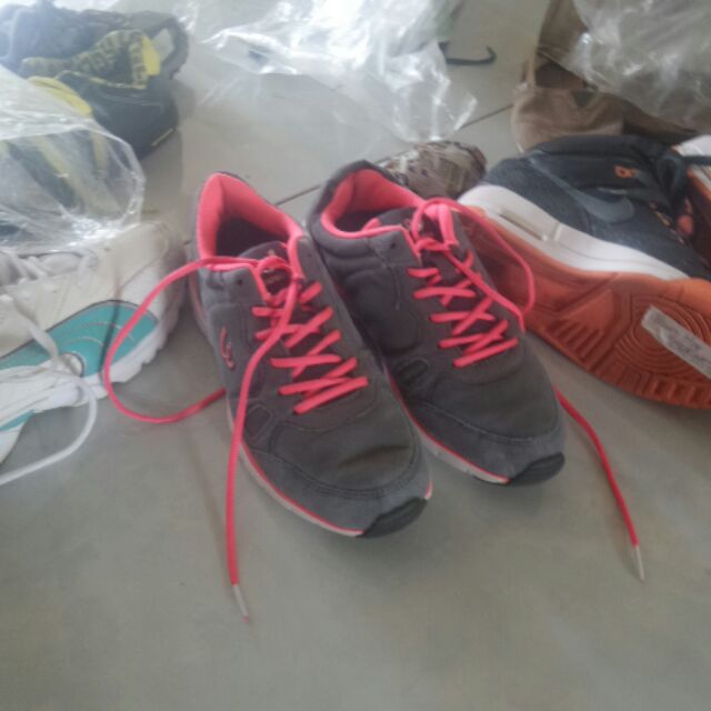 Giầy si Hà Mít 250k