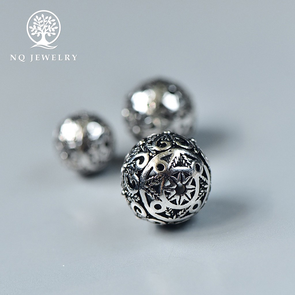 Charm bạc hình tròn hoa văn xỏ ngang - NQ Jewelry
