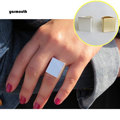 Nhẫn Đeo Tay Kim Loại Mặt Vuông Thời Trang Nữ