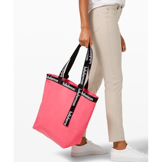 The Rest is Written Tote - Lulu.lemon