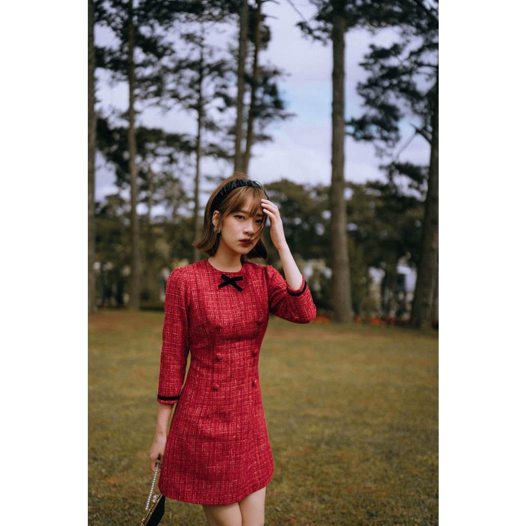 Đầm dạ đỏ cúc nhung sang chảnh Claire Dress_Joie des Roses | BigBuy360 - bigbuy360.vn