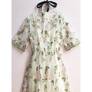 Đầm midi ren lưới hoa thêu bo eo