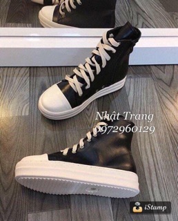 Giày sneaker cao cổ buộc dây