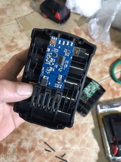 Vỏ pin kèm mạch milwaukee 10 cell