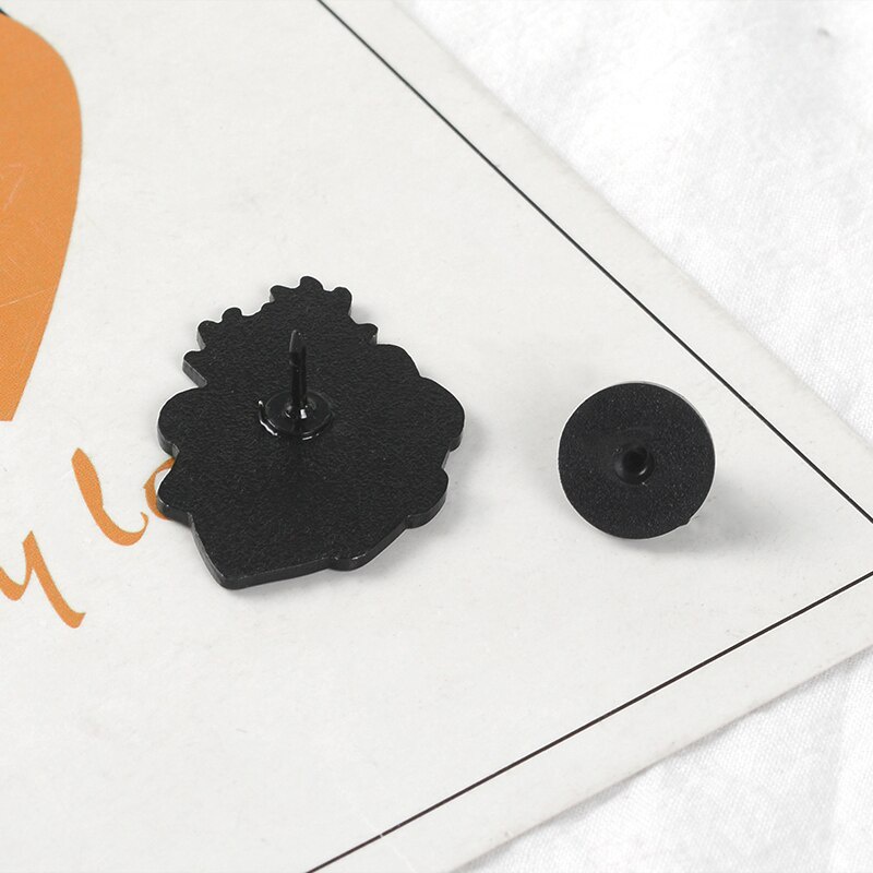 Ghim cài áo QIHE JEWELRY hình bàn tay trái tim đỏ thời trang dành cho nam nữ