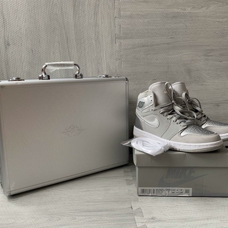 GIẦY JODAN1 XÁM BẠC LAI AU