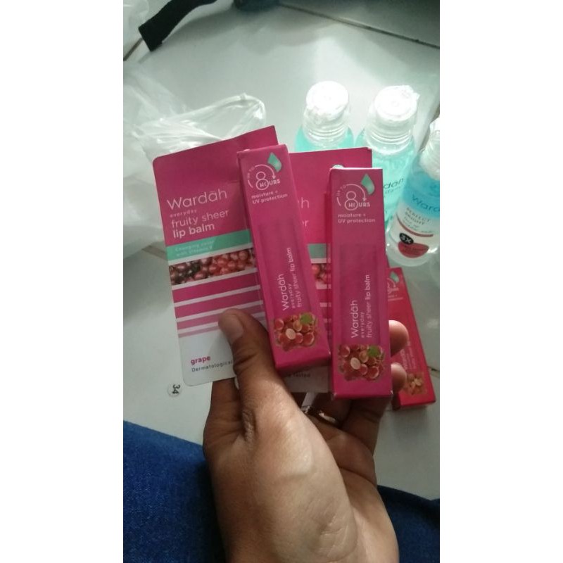 (Hàng Mới Về) Son Dưỡng Môi Wardah Hương Trái Cây | BigBuy360 - bigbuy360.vn