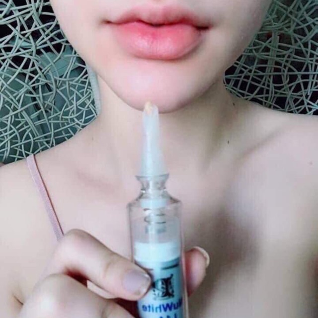 son hồng môi l1a nuwhite