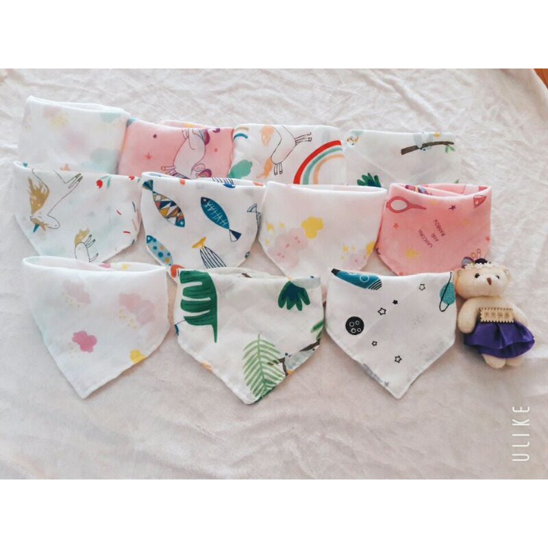 Combo 10 chiếc khăn chéo tam giác