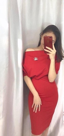 Váy body trễ vai