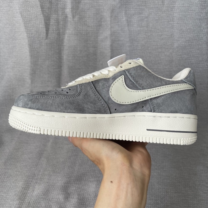 Af1 xám lông chuột da lộn SC, full box bill ảnh thật tự chụp, đế khâu chỉ đỏ