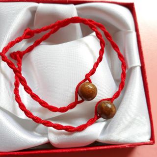 Vòng tay sợi chỉ đỏ may mắn