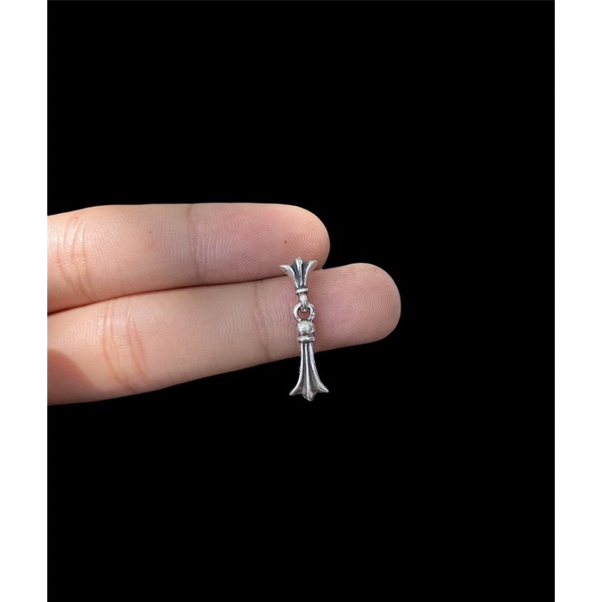 Bông tai chrome hearts lủng lẳng không đá