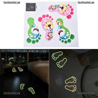 1 Bộ Sticker Dán Sàn Nhà Hình Dấu Chân Phát Quang Độc Đáo