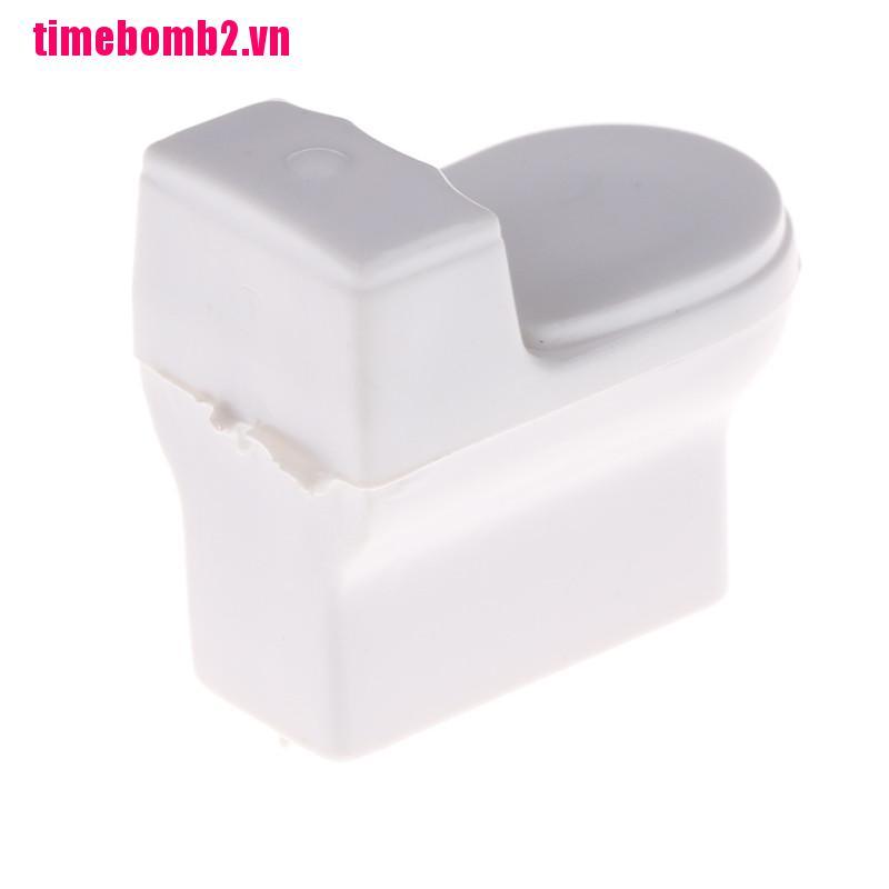 Mô hình toilet thu nhỏ dùng để trang trí nhà búp bê