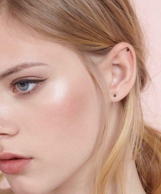 Phấn bắt sáng Catrice Glow xách tay Đức