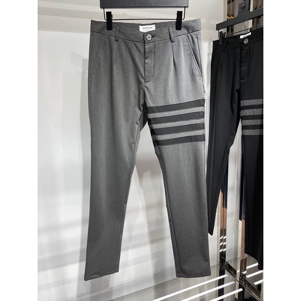Quần âu cao cấp thương hiệu Thom Browne mùa xuân và mùa hè 2022 đơn giản lịch lãm cho nam