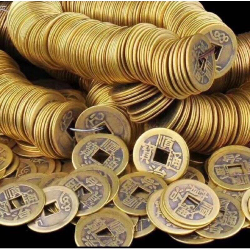 Đồng xu phong thuỷ chiêu tài, hút lộc gieo quẻ, để ban thần tài