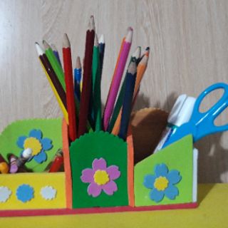 Dụng cụ đựng bút. Lọ cắm bút