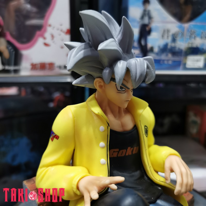 Mô hình figure: Super Saiyan Blue Son Goku Ngồi Bậc Tam Cấp 2020