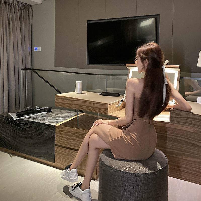 Bộ Hai Mảnh Áo Hai Dây Đeo Cổ Nhỏ Mùa Hè + Váy Hông Túi Cạp Cao