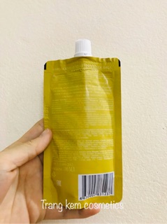 Mặt nạ sữa non bà già Nga