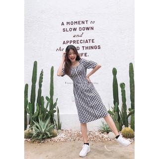 ĐẦM MIDI CỔ U PHỐI NÚT