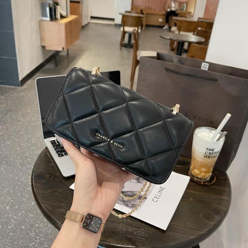 Túi C.N.K da trơn ô chần size 20