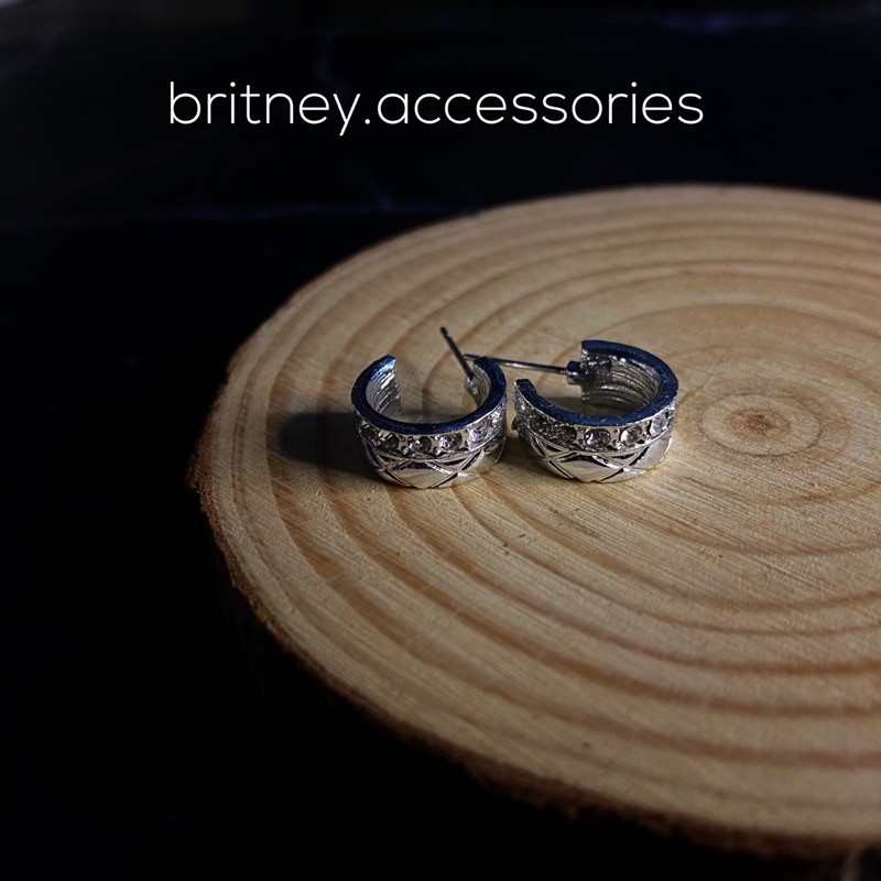 Bông Tai Phong Cách Thời Trang Độc Đáo Dành Cho Nữ by britney.accessories