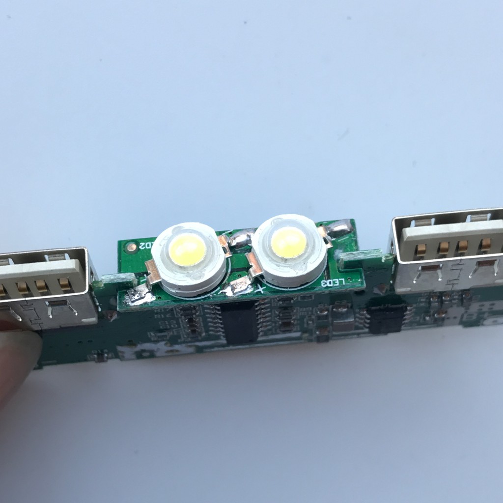 Box sạc dự phòng 8 cell hiển thị LED 5V2A vỏ nhôm - không pin