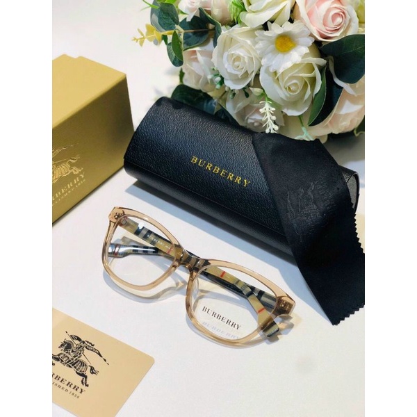 Mắt kính bur berry màu trà