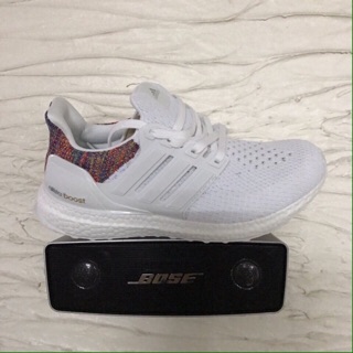 Giày ultra boost trắng thổ cẩm