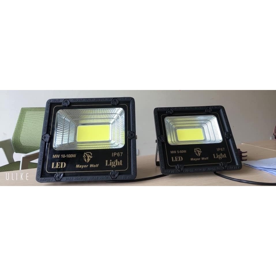 Đèn pha vuông  sử dụng điện 220V chính hãng Mayor Wolf công xuất tiêu thụ 50w,100w,200w,300w bảo hành 2 năm