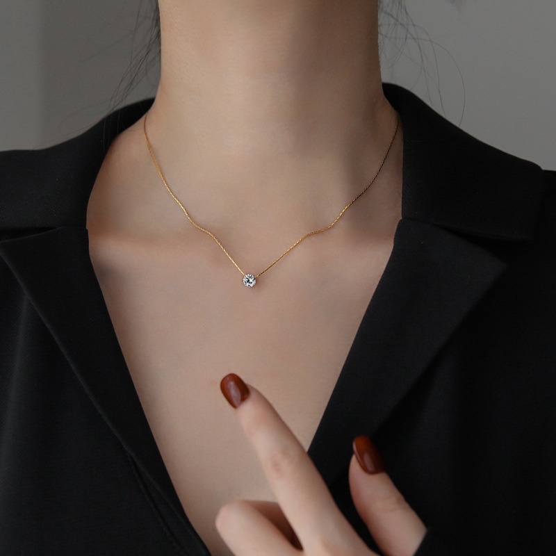 Vòng cổ titan mạ vàng 18K đính kim cương chống gỉ không phai màu làm quà cưới cho nữ