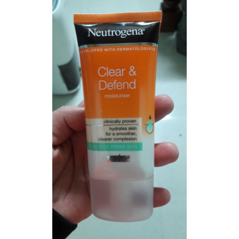 Kem dưỡng kiềm dầu kháng mụn Neutrogena Clear &amp; Defend Moisturiser 50ml