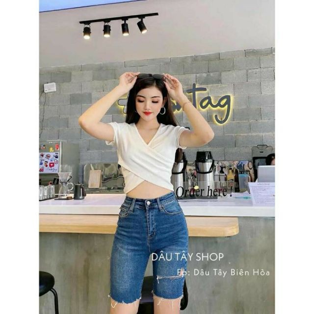[NEW] Áo croptop cổ tim xéo hàng đẹp | BigBuy360 - bigbuy360.vn