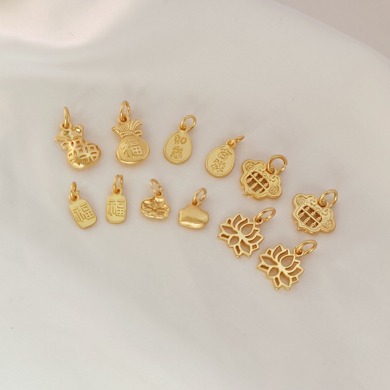 Mặt Dây Chuyền Hình Hoa Sen Vàng 18K Màu Sắc Cổ Điển