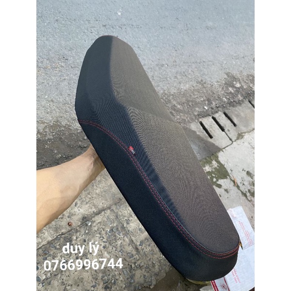 Da yên có may viền cho wave nhỏ.