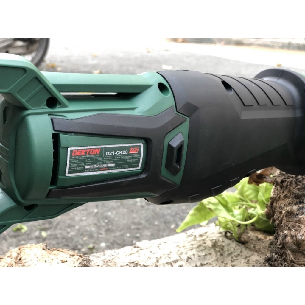 Thân Máy Cưa Kiếm Dekton Motor Brushless D21-CK28 Dùng Pin D21